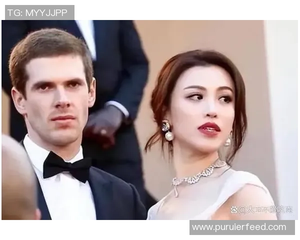 足球明星与农村女孩的爱情故事如何改变了他们的命运与人生轨迹